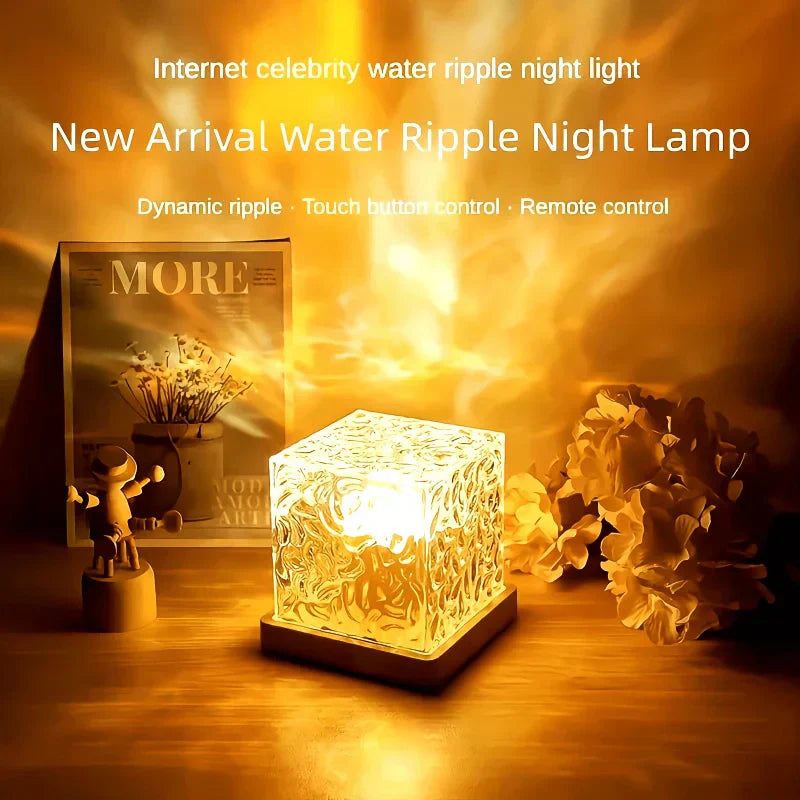 Lampe cube effet vagues sur un meuble