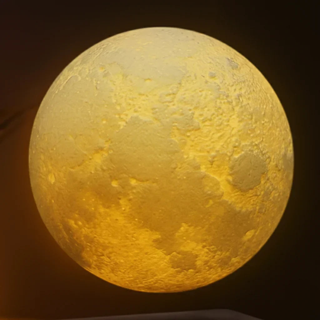 Gros plan sur les cratères de la lampe lune