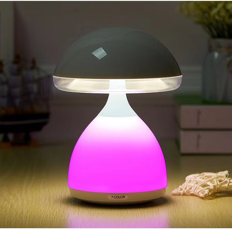 Lampe champignon éclairée en rose