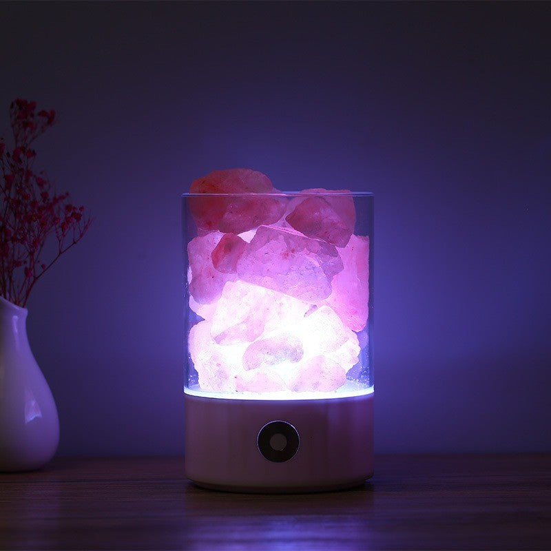 Lampe de sel éclairée en violet grâce au mode couleur
