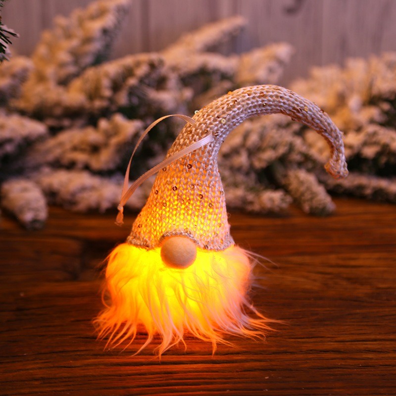 Lutin scandinave au bonnet beige, barbe lumineuse