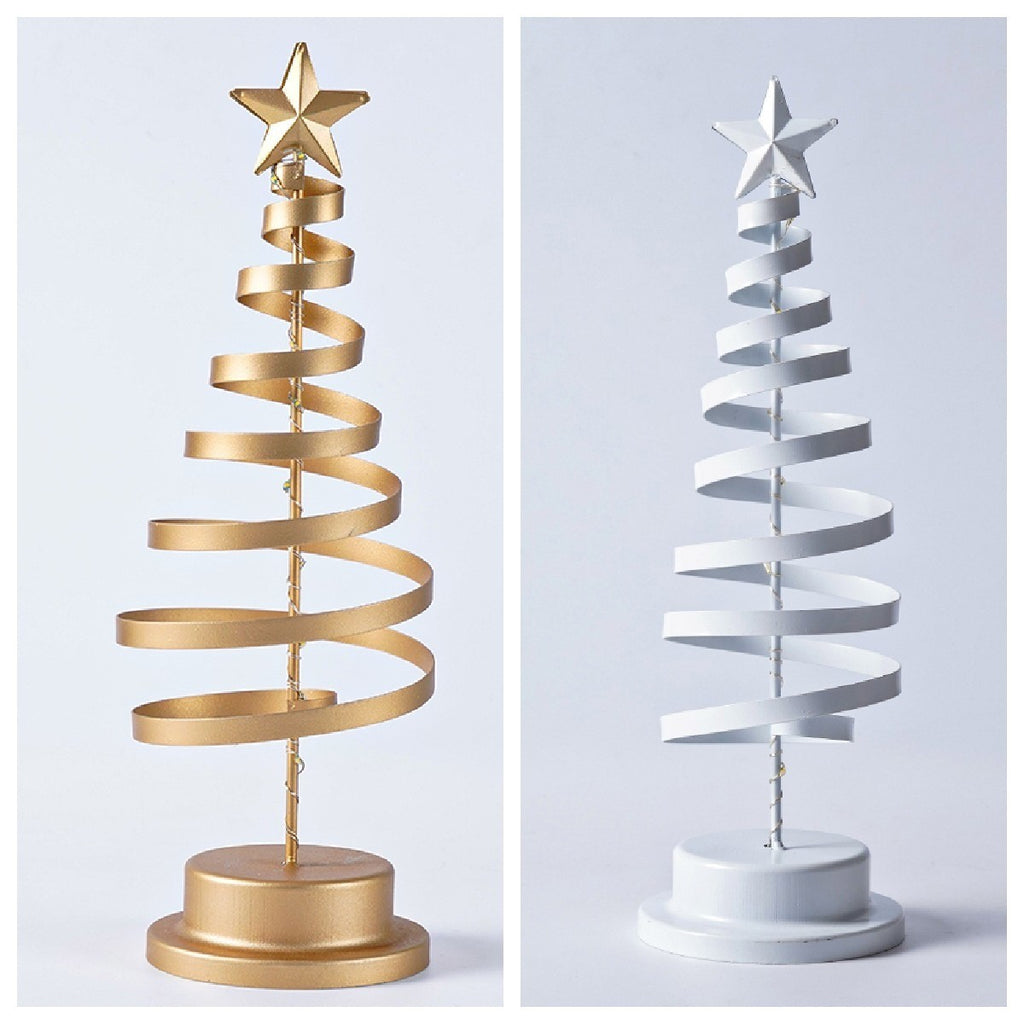 Sapins spirale dorée et blanche sur fond blanc