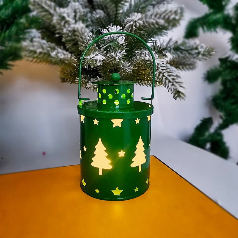 Lanterne verte à motif de sapins, lumière chaude